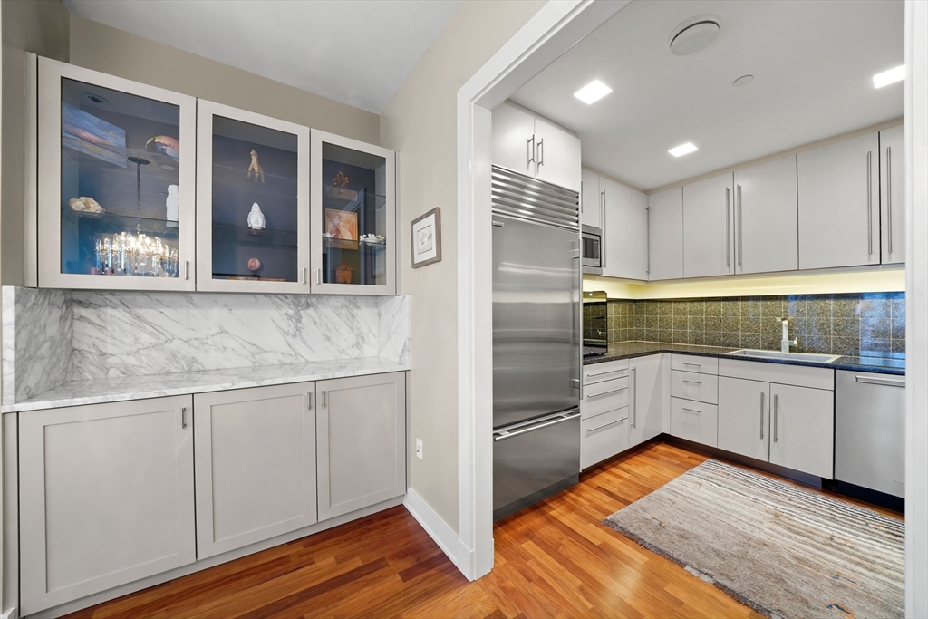 500 Atlantic Ave # 18G