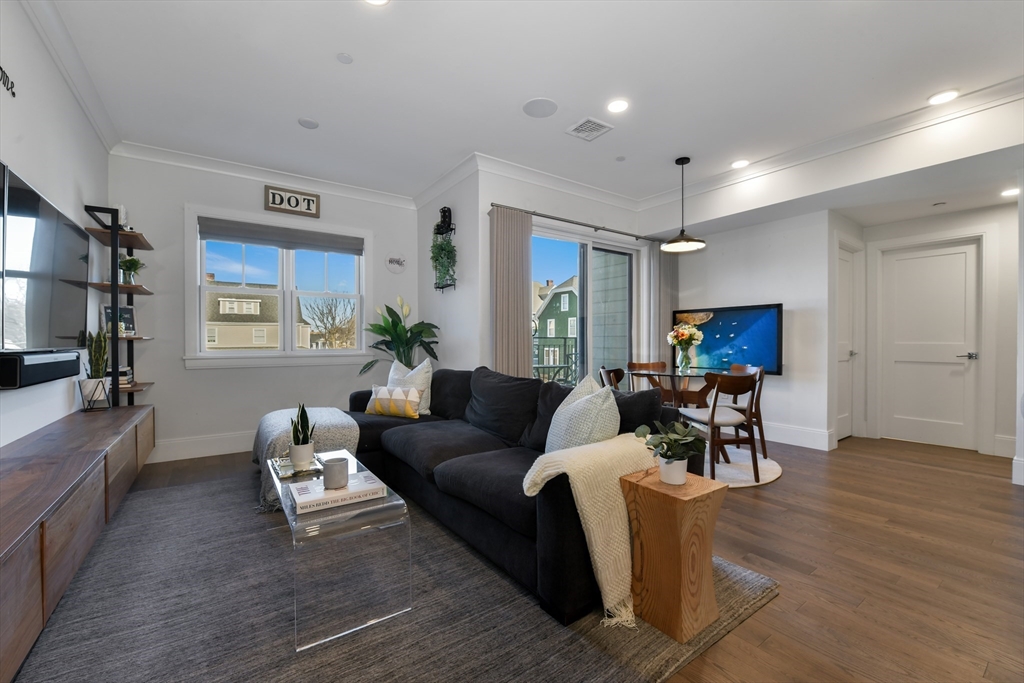 10 Sydney St # 5