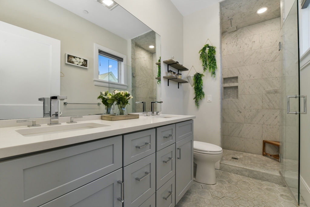 10 Sydney St # 5