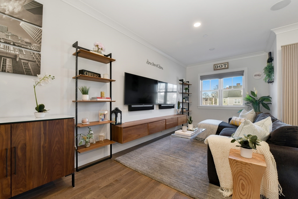 10 Sydney St # 5