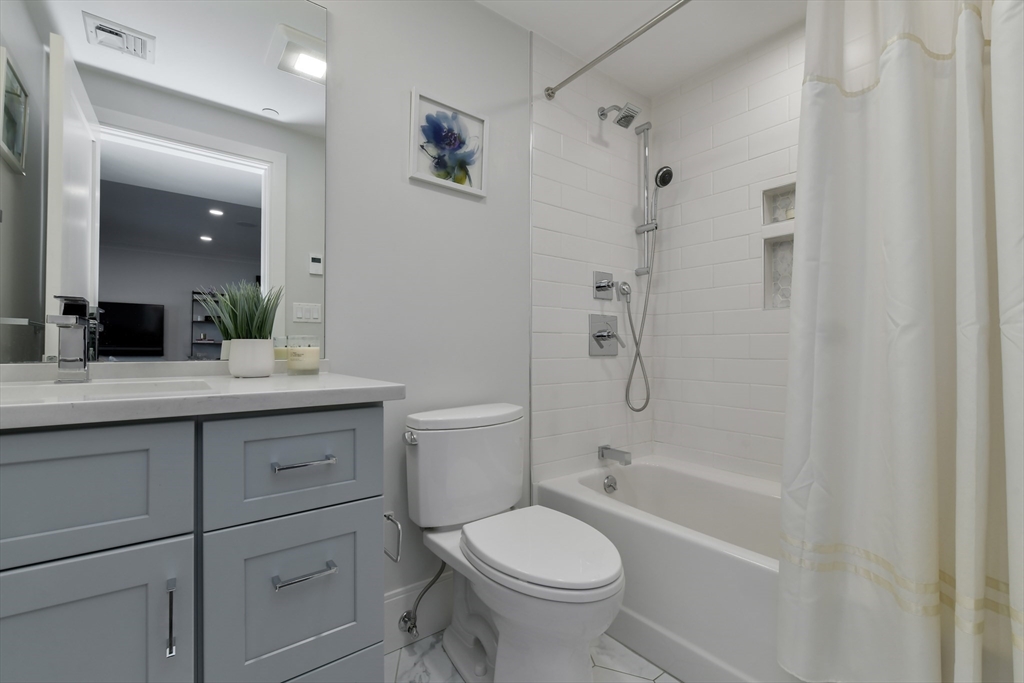 10 Sydney St # 5