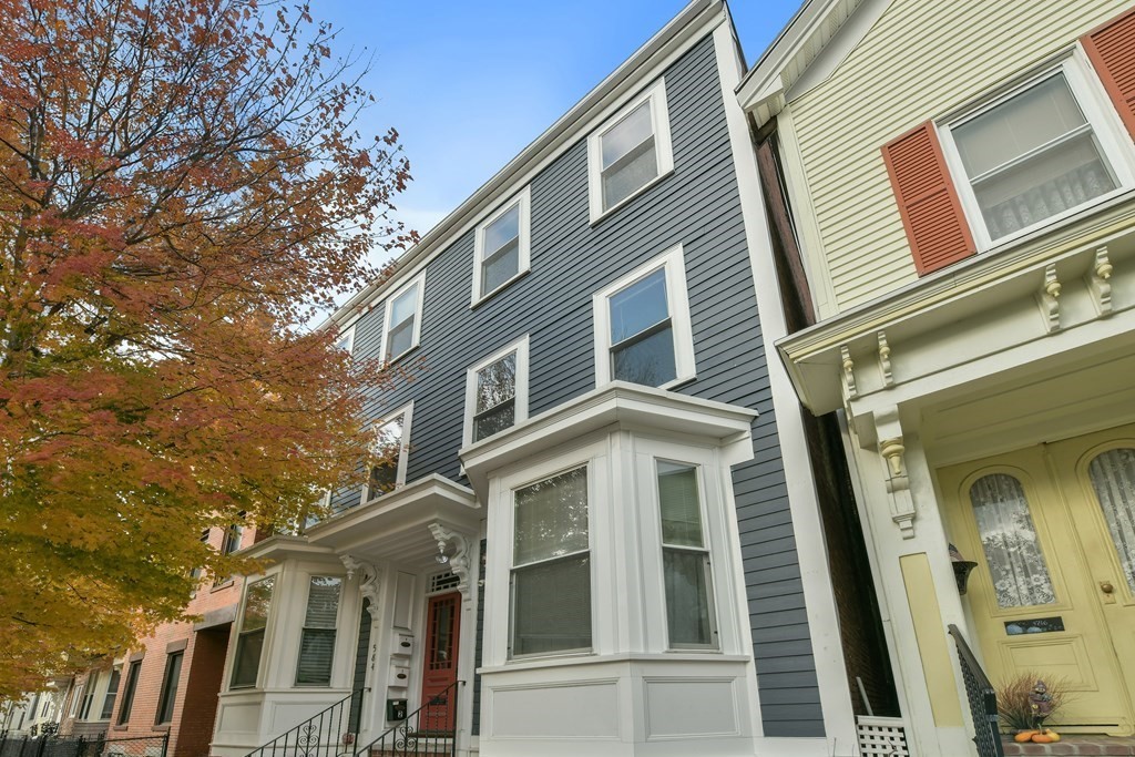 584 E 8th St # 4