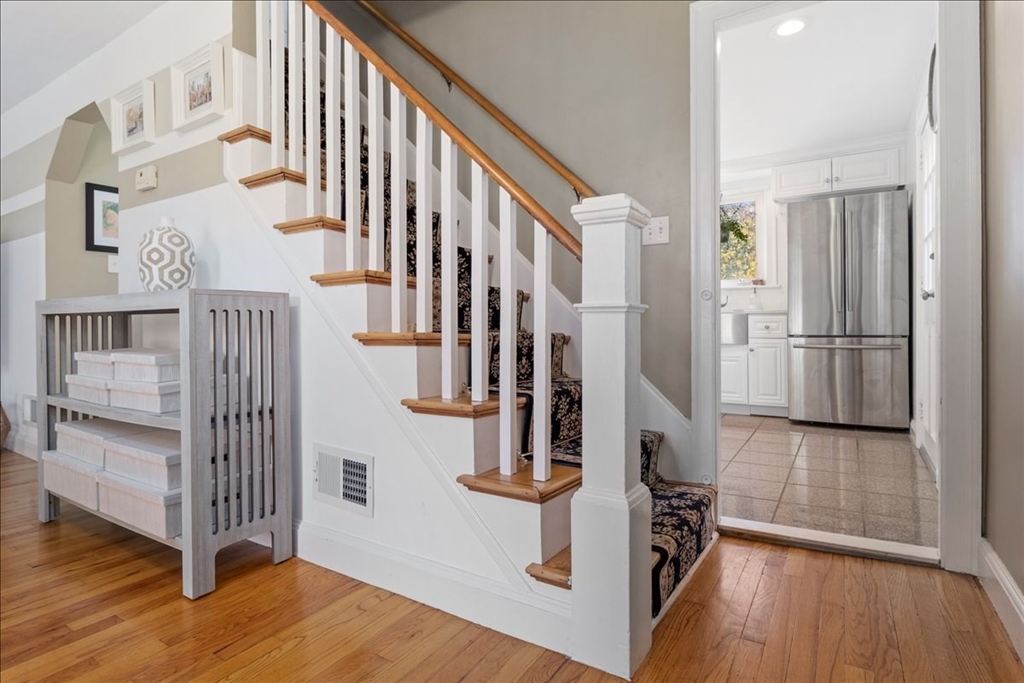 59 Dresser Ave