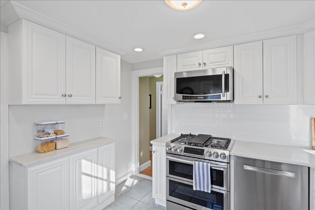 59 Dresser Ave