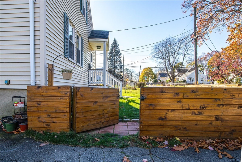 59 Dresser Ave