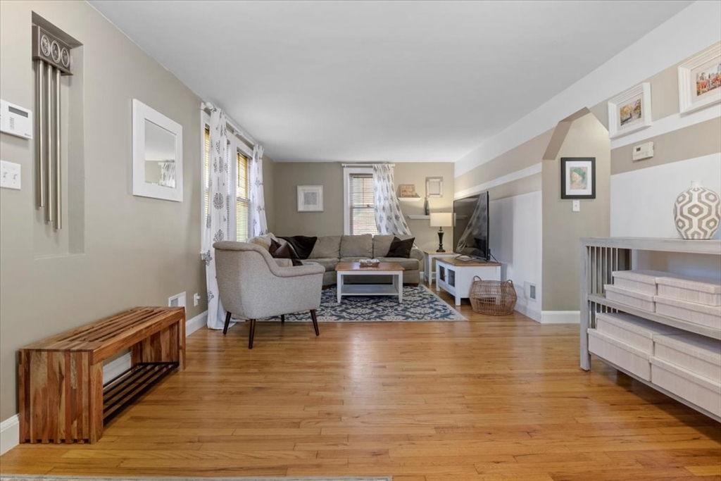 59 Dresser Ave