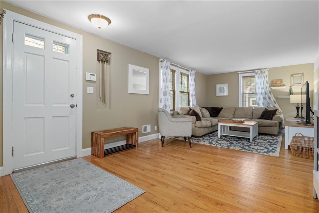 59 Dresser Ave