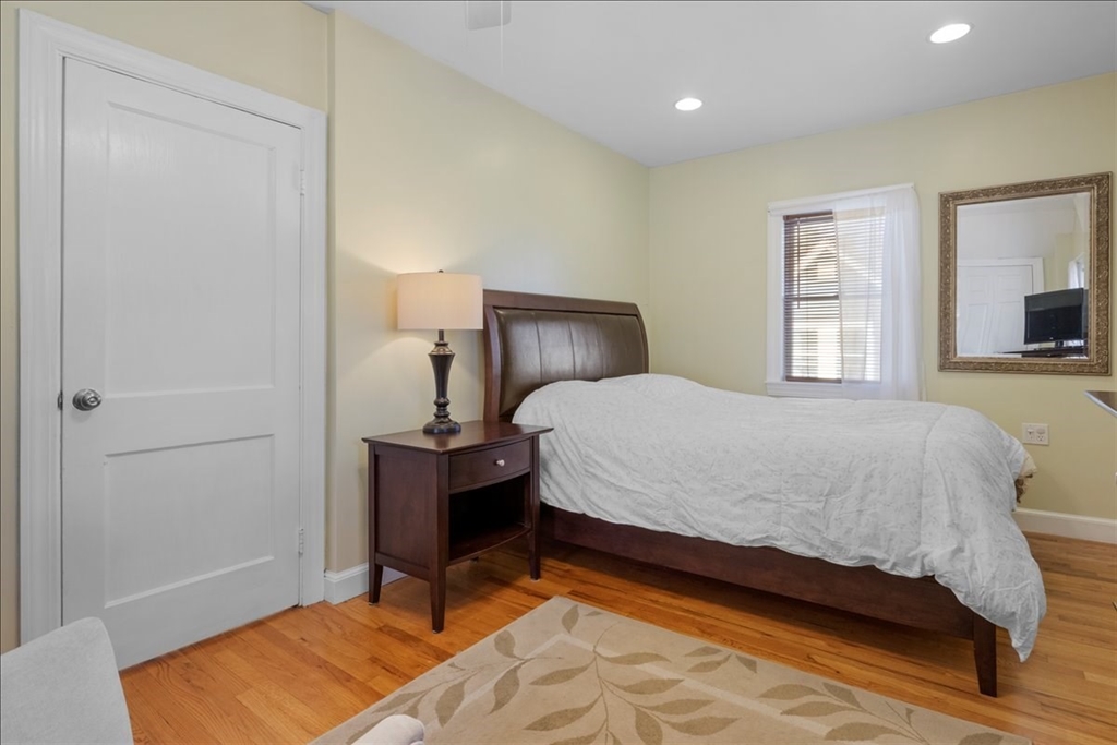 59 Dresser Ave