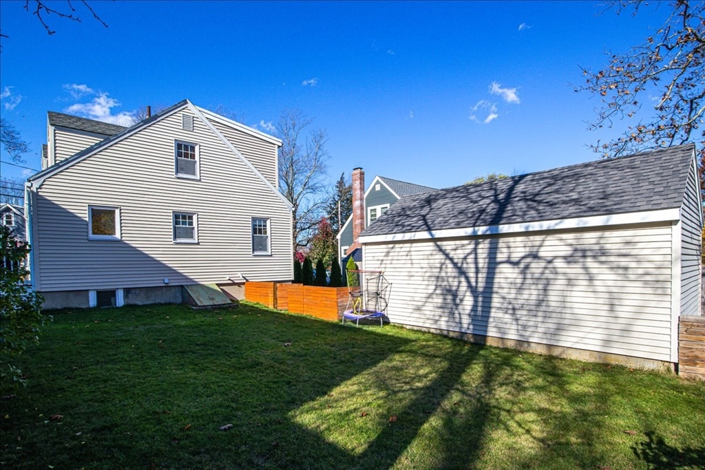 59 Dresser Ave