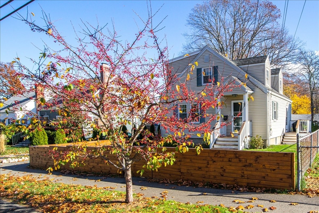 59 Dresser Ave