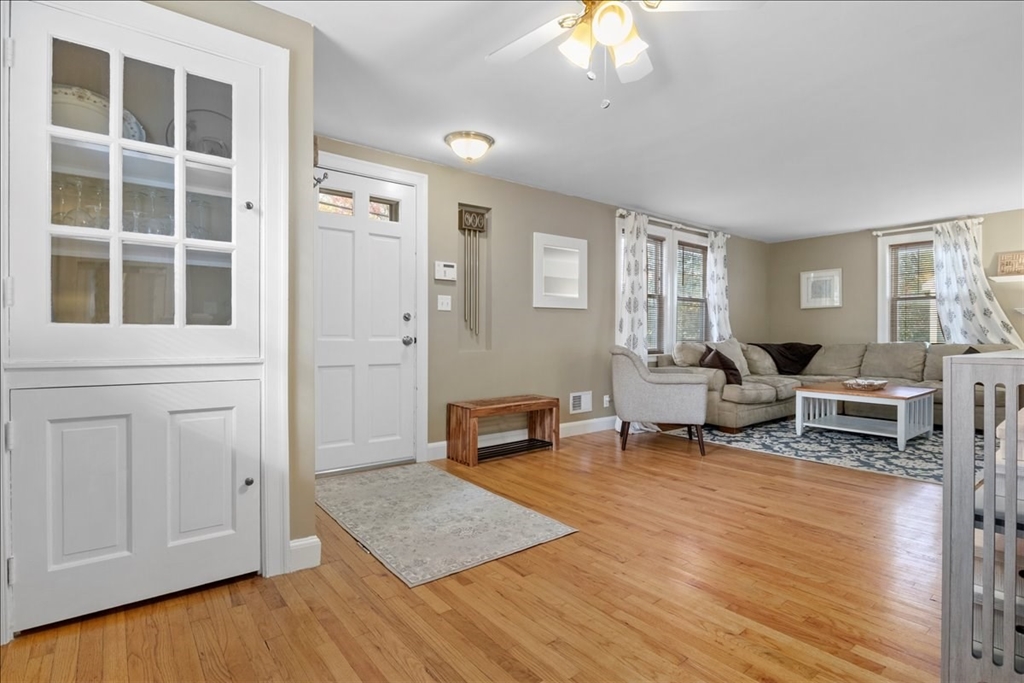 59 Dresser Ave