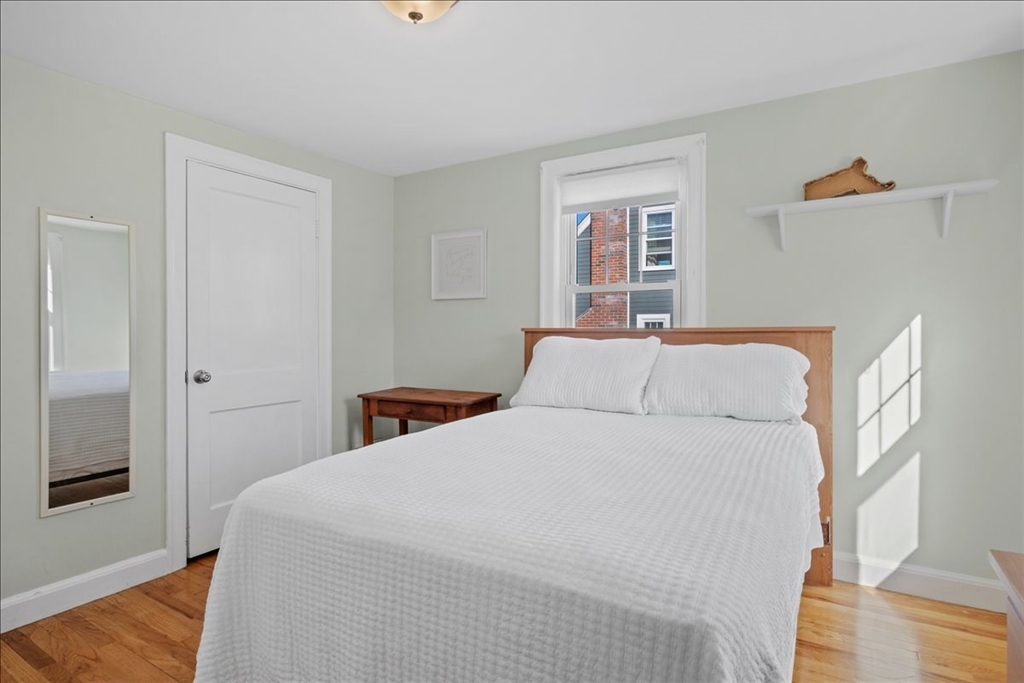 59 Dresser Ave