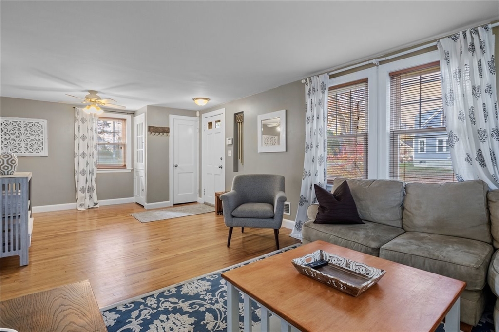 59 Dresser Ave