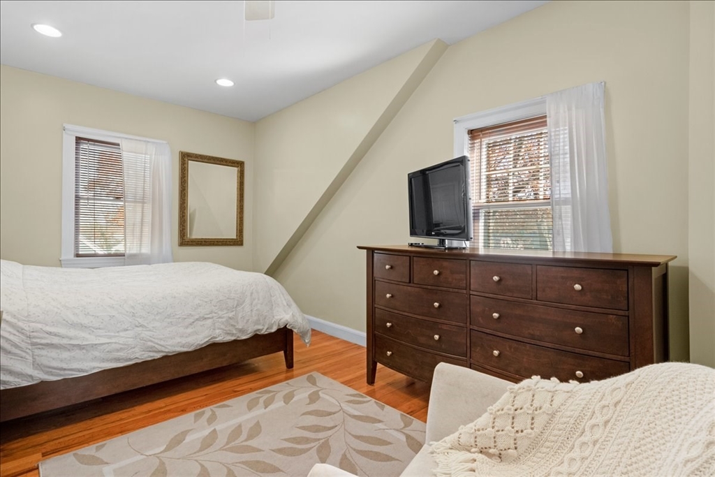 59 Dresser Ave