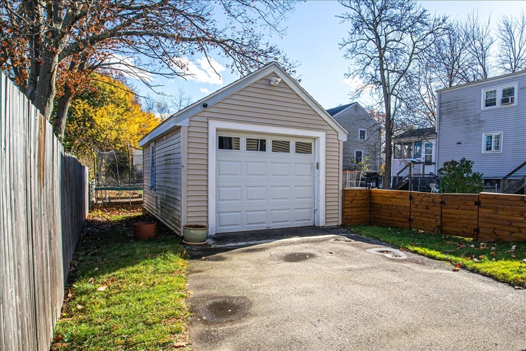 59 Dresser Ave