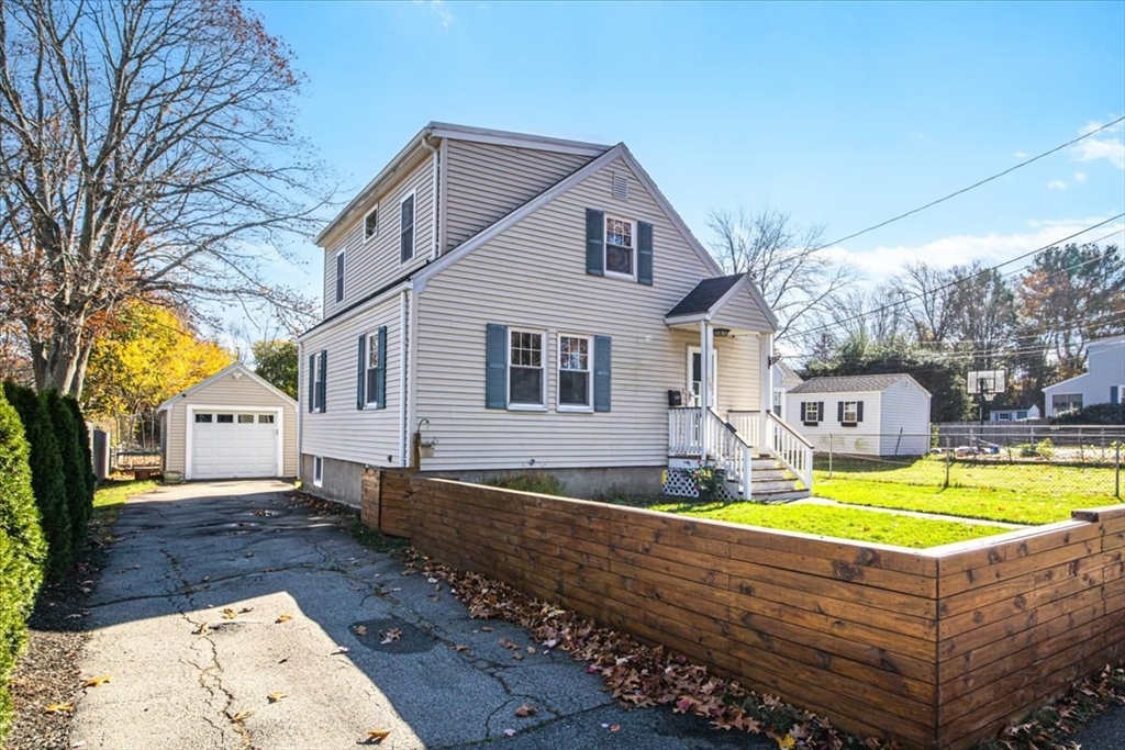 59 Dresser Ave
