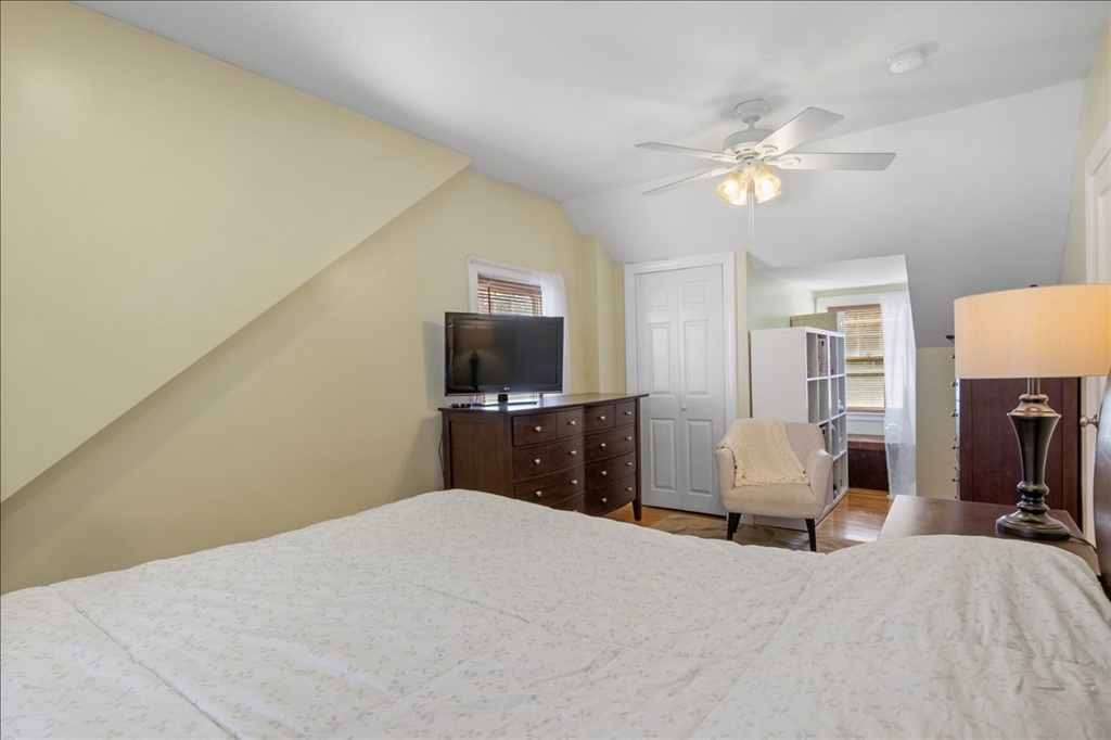 59 Dresser Ave