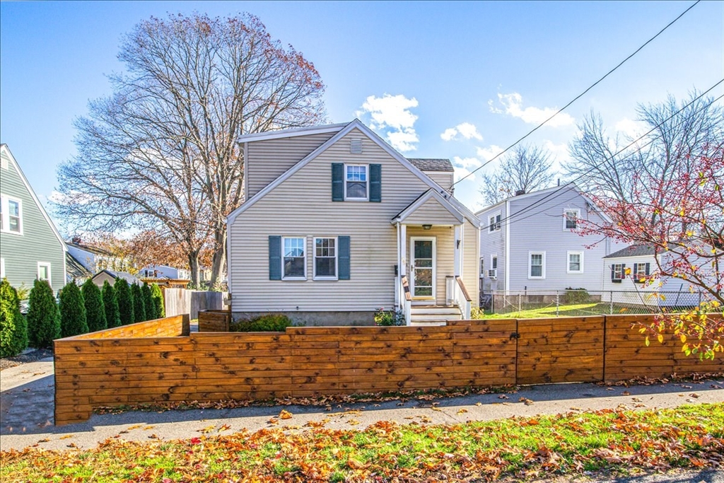 59 Dresser Ave