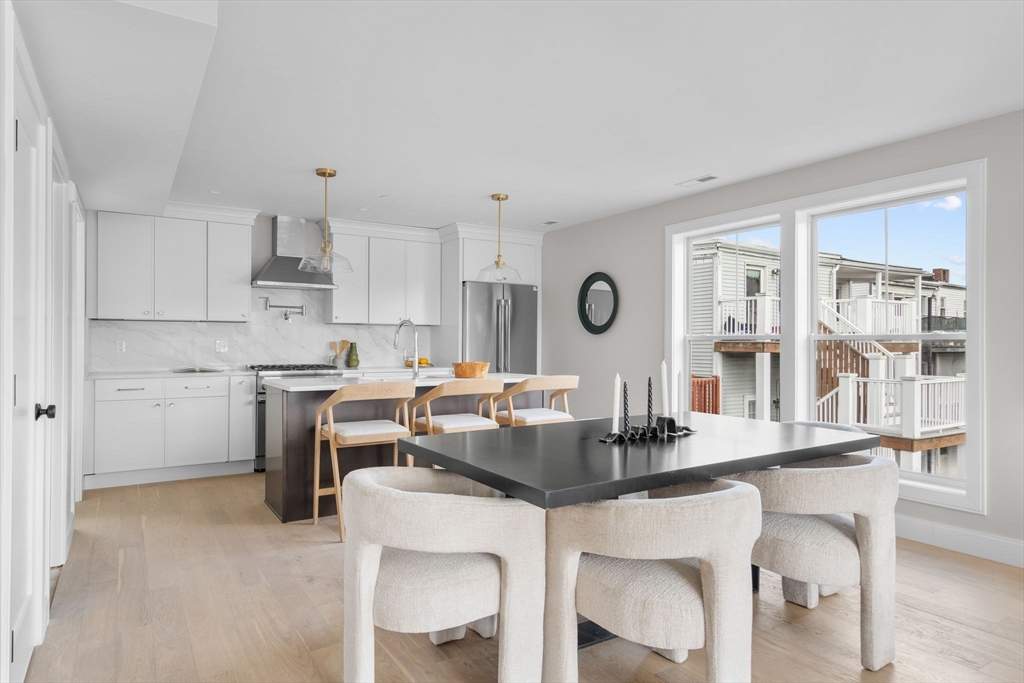 220 Bowen Street # 4