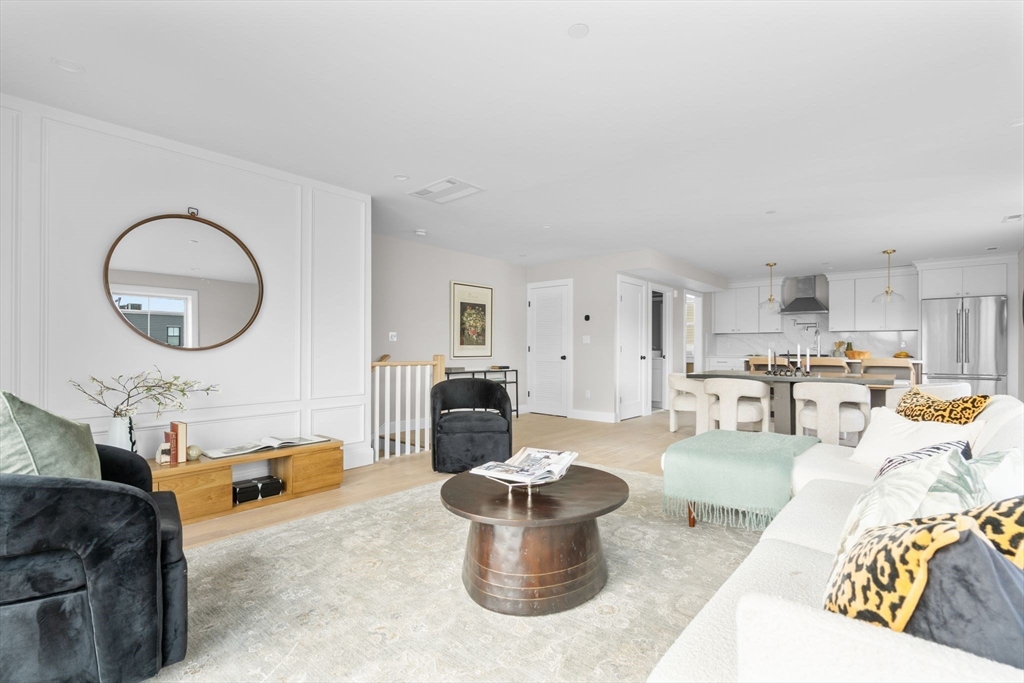 220 Bowen Street # 4