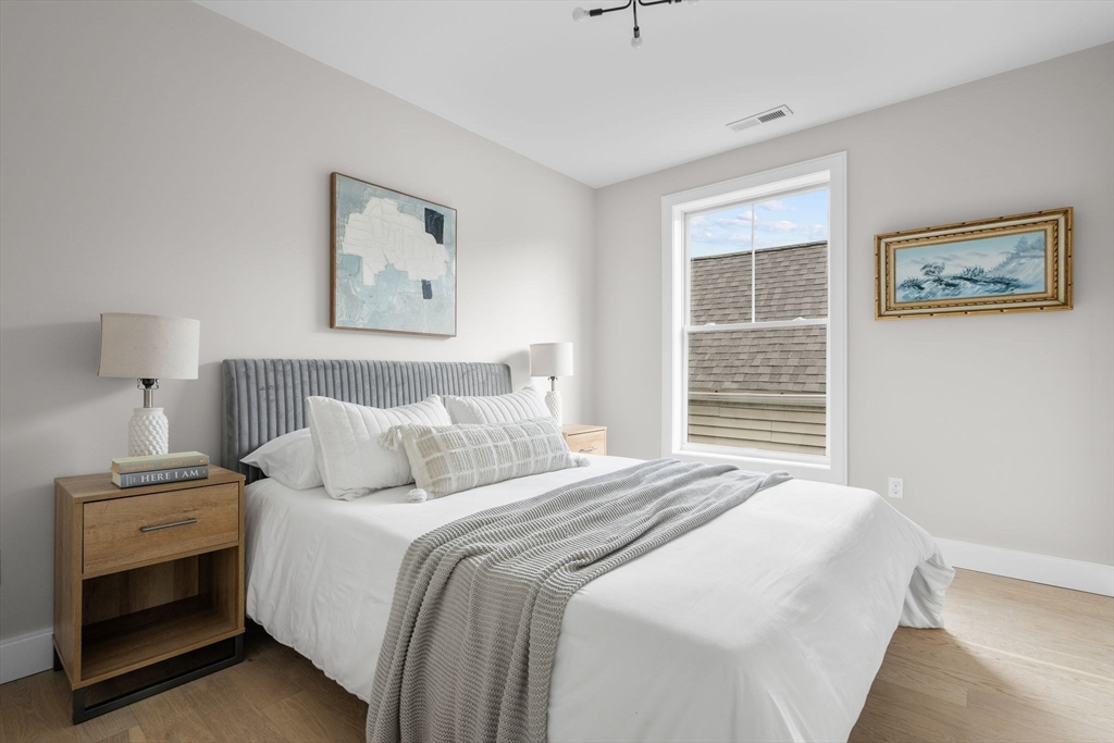 220 Bowen Street # 4