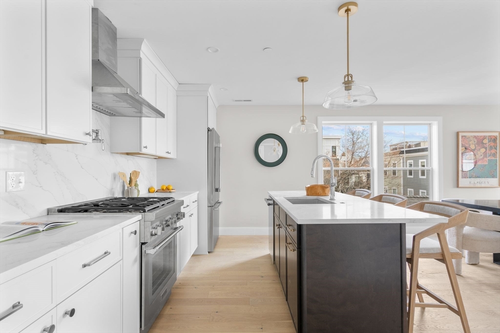 220 Bowen Street # 4