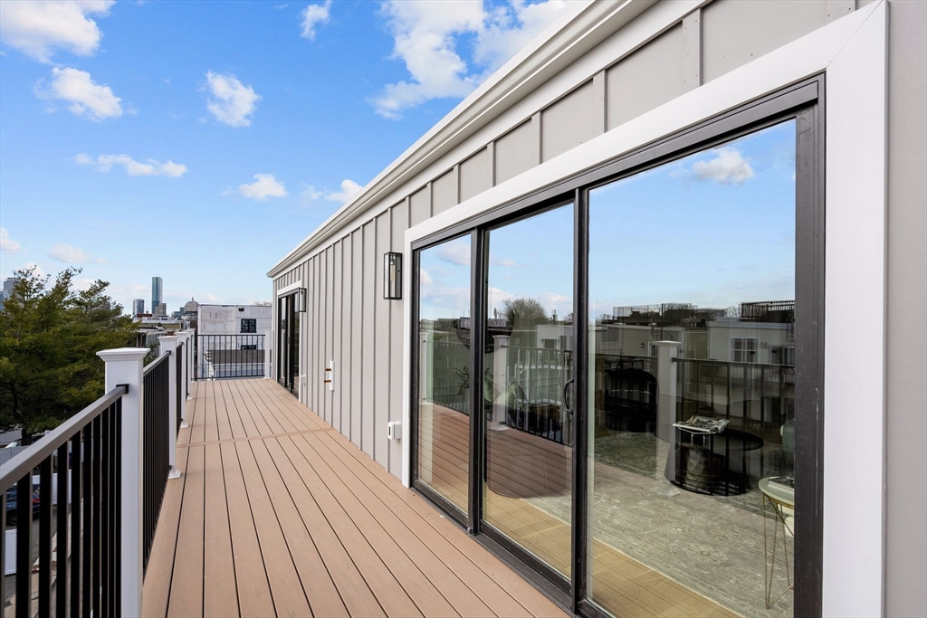 220 Bowen Street # 3