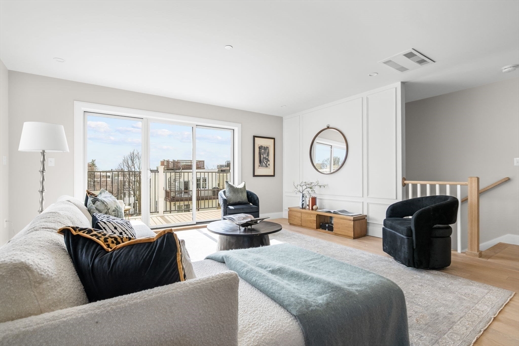 220 Bowen Street # 3