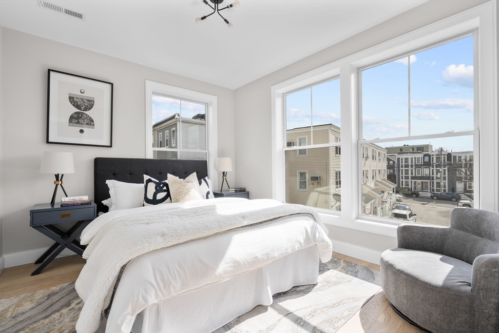 220 Bowen Street # 3
