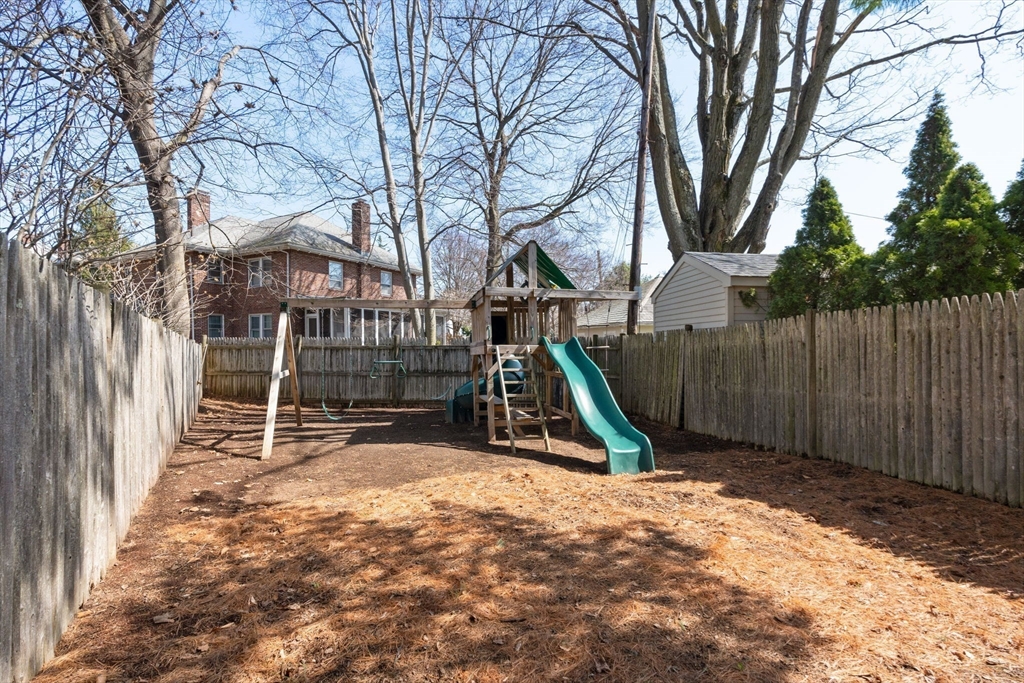 34 Hammond St