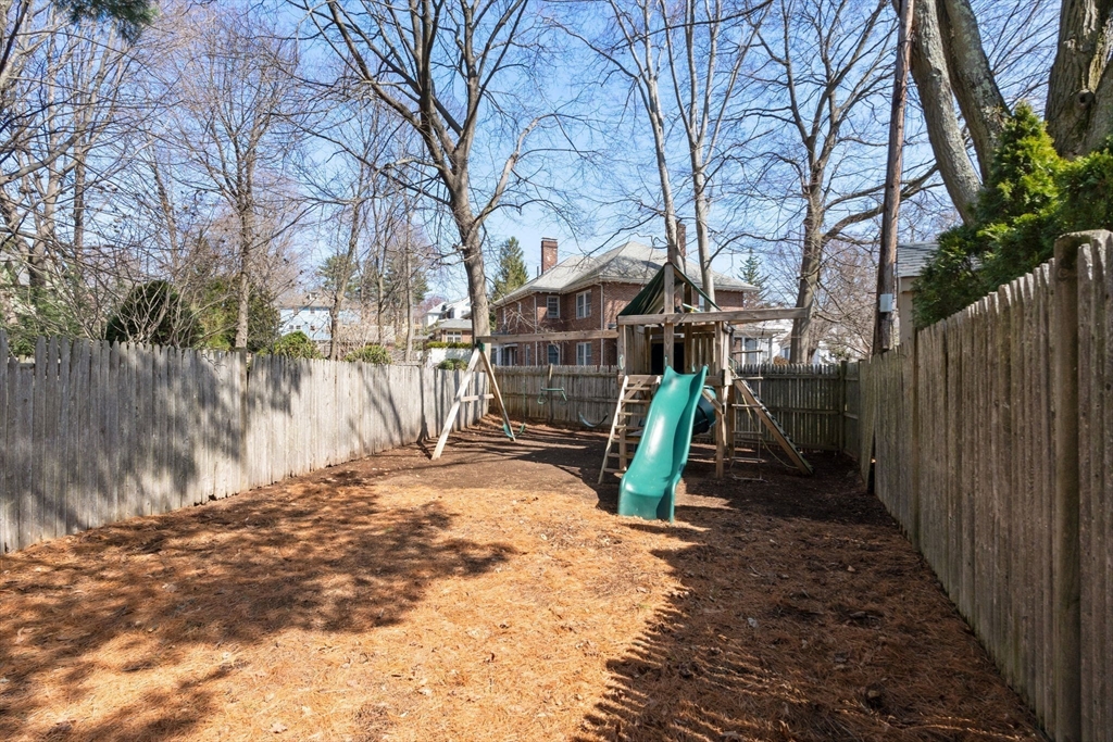 34 Hammond St