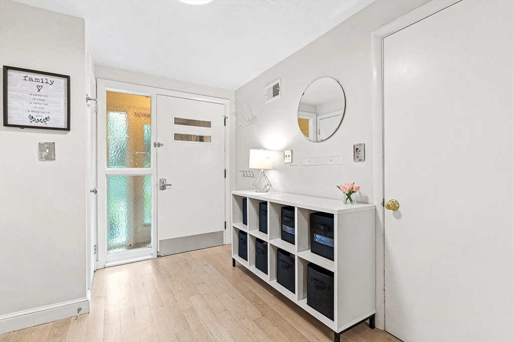 44 Rowena Rd