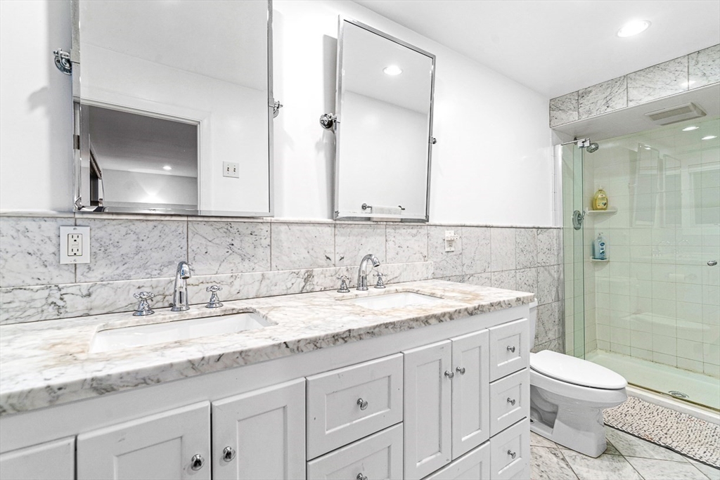 44 Rowena Rd