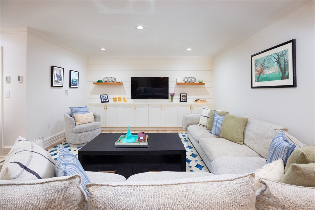 39 Upton St # 1