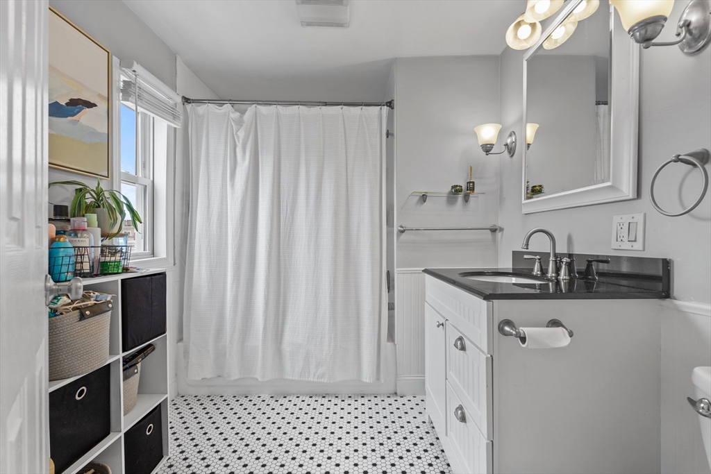 180 W 8th # 3