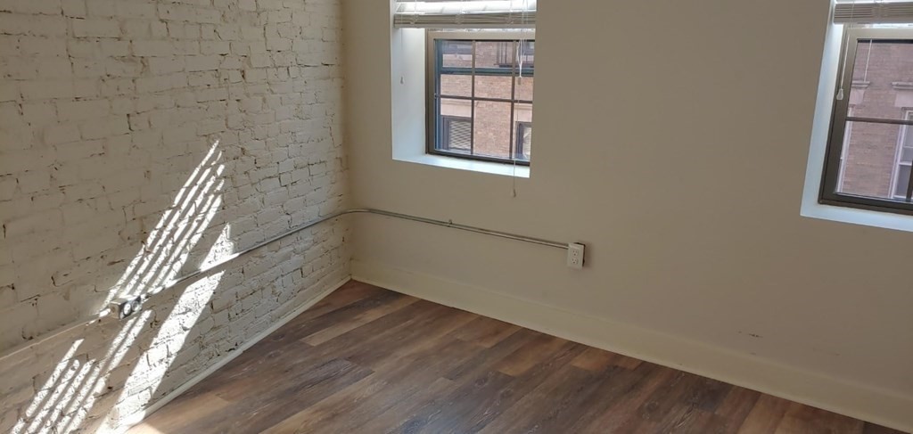 27 Charter Street # 3