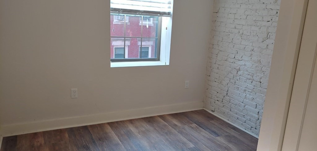 27 Charter Street # 3