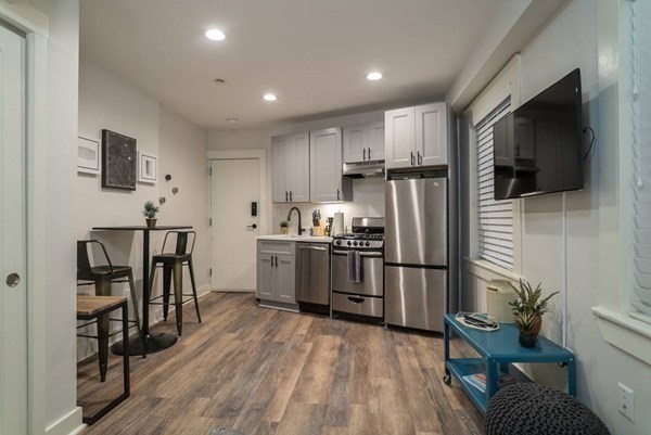 27 Charter Street # 3