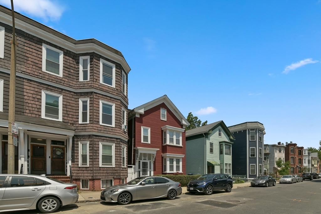 530-532 E 6th St # 3