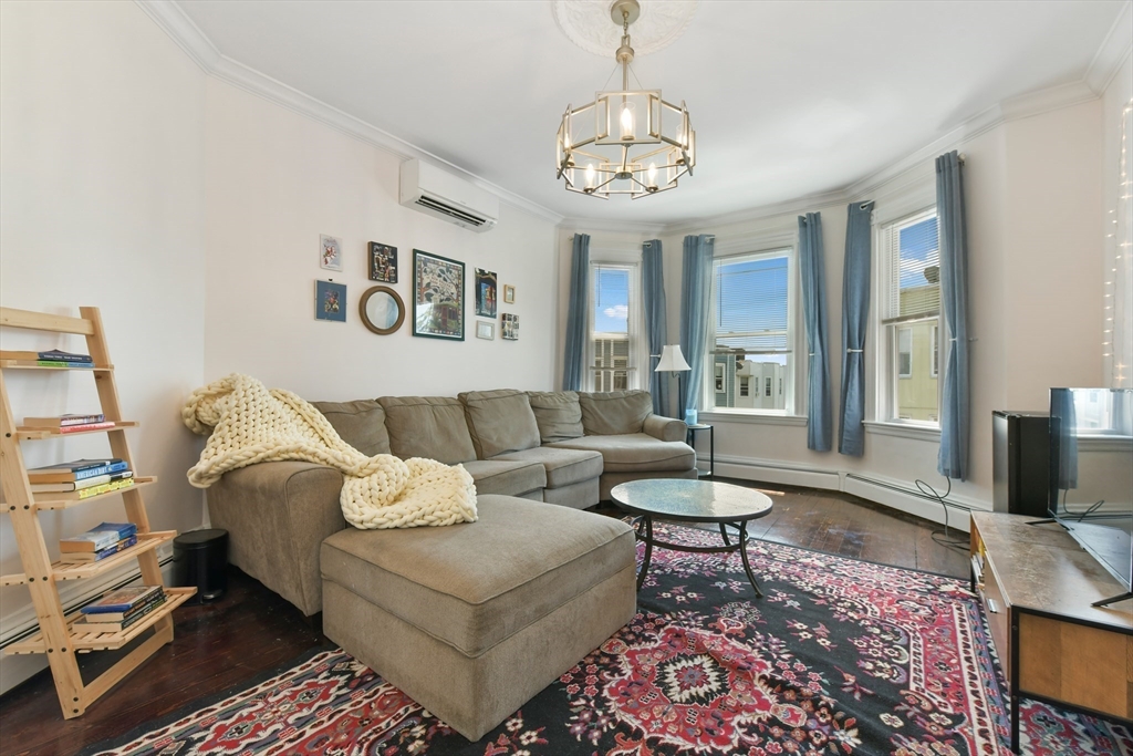 530-532 E 6th St # 3