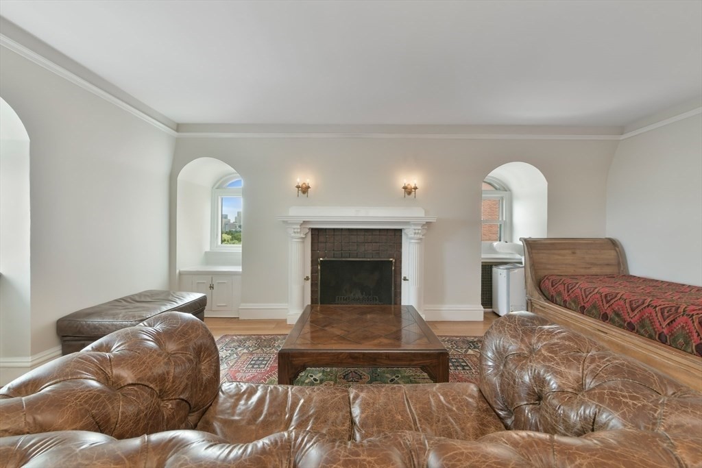334 Beacon St # 9