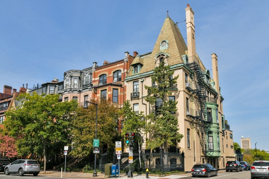 334 Beacon St # 9