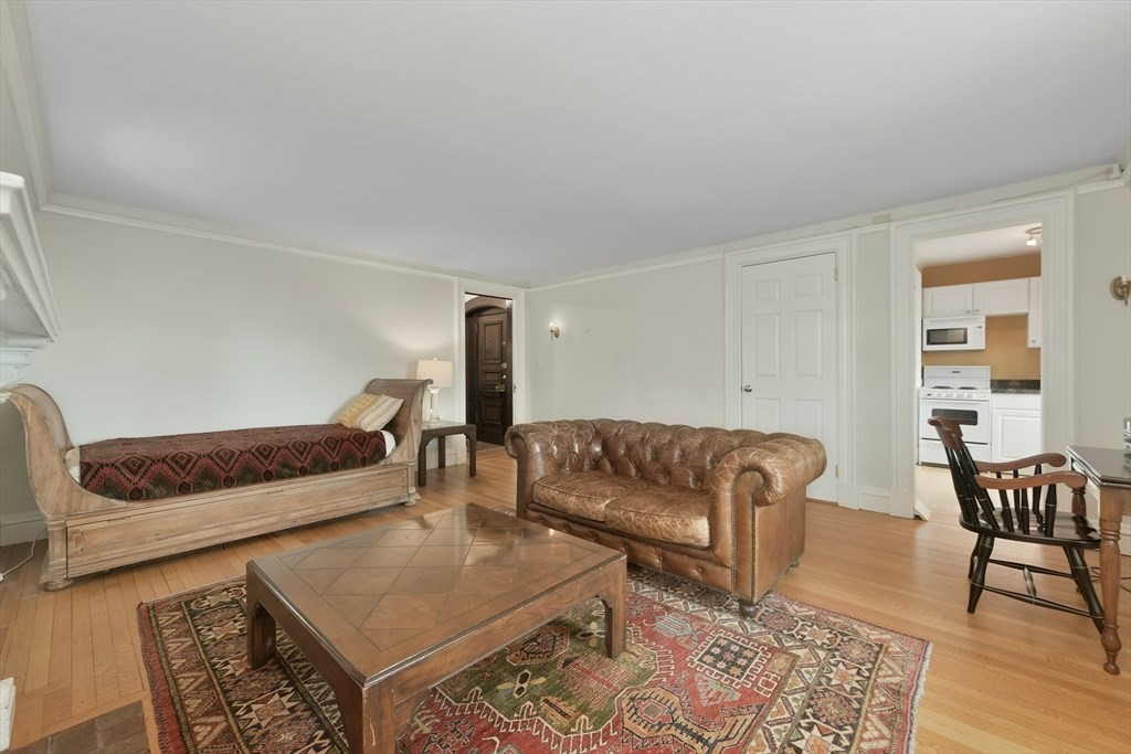 334 Beacon St # 9
