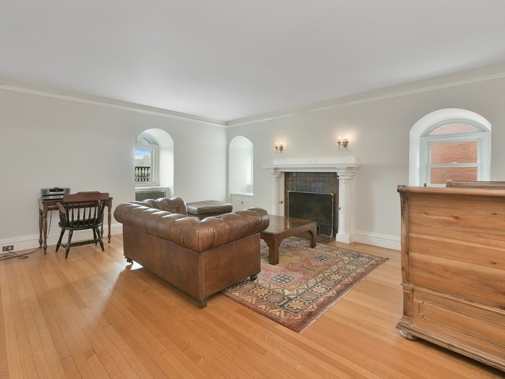 334 Beacon St # 9