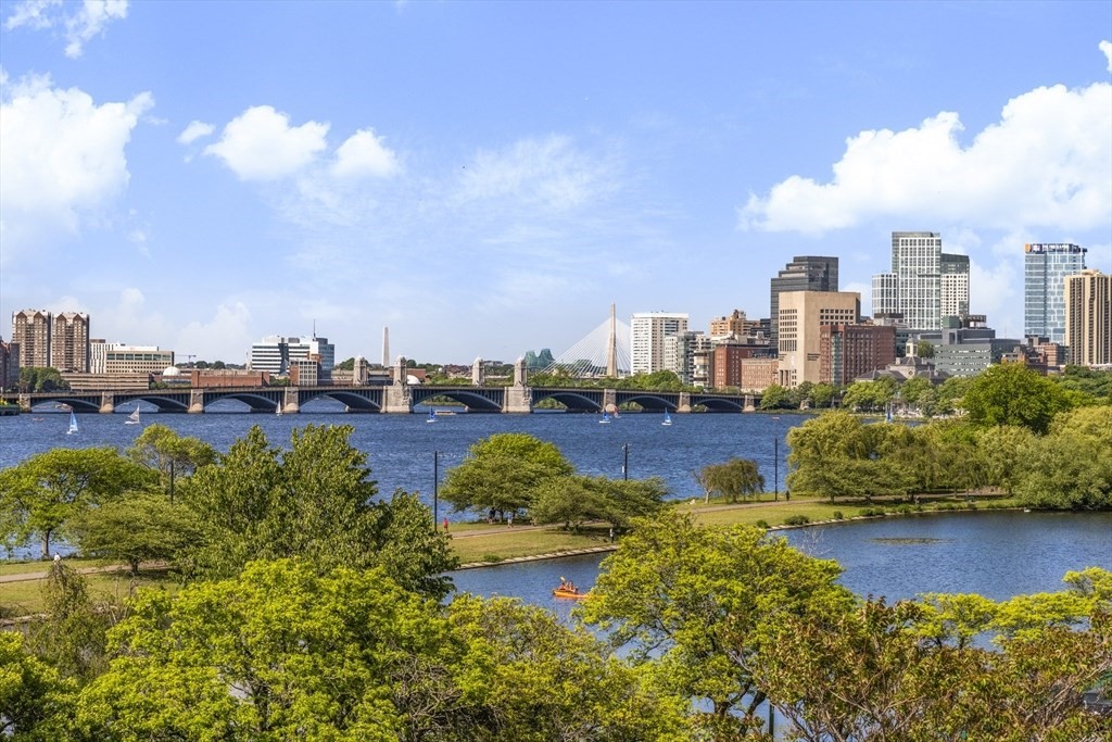 334 Beacon St # 9
