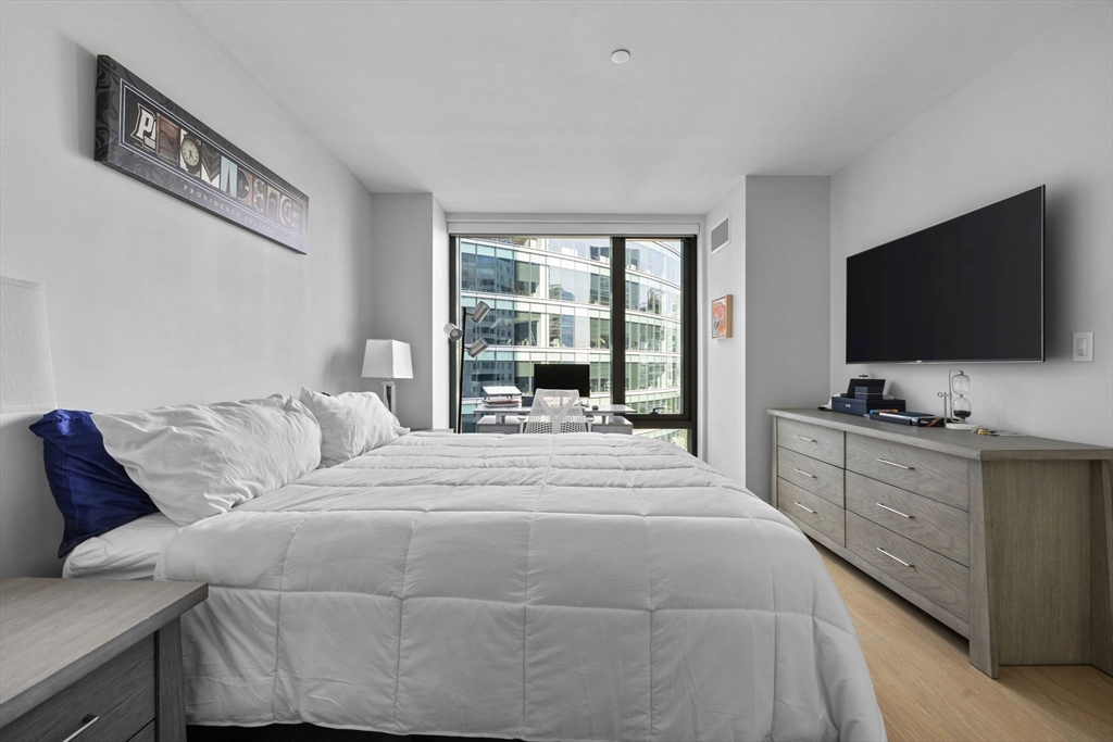 133 Seaport Blvd # 901