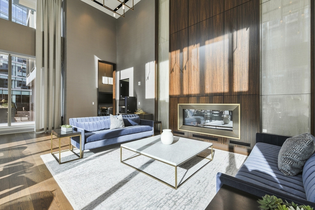 133 Seaport Blvd # 901