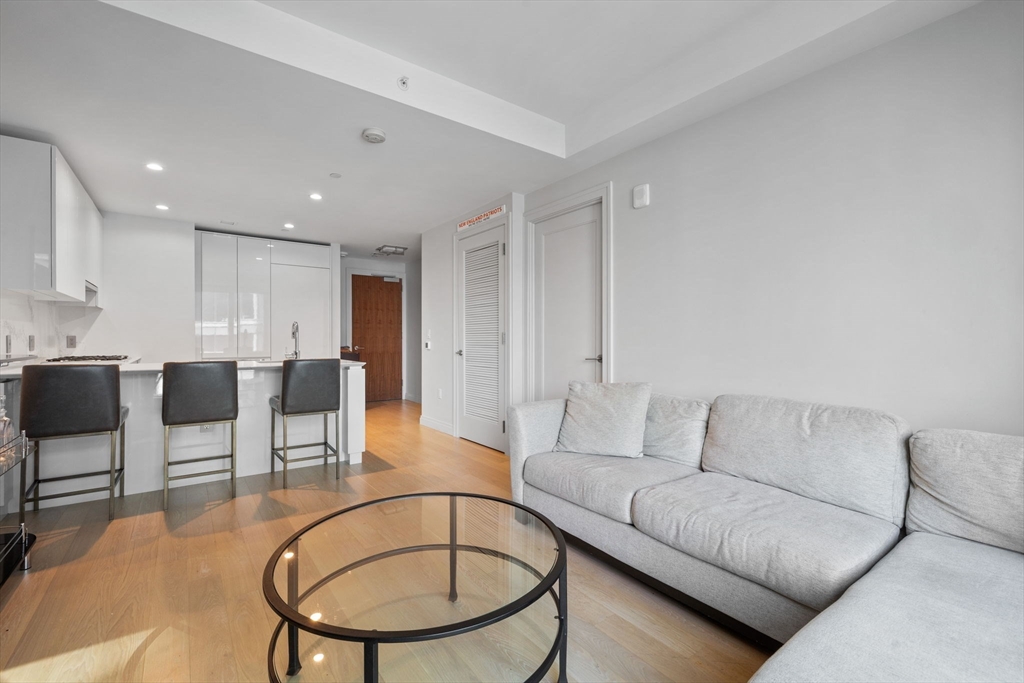 133 Seaport Blvd # 901