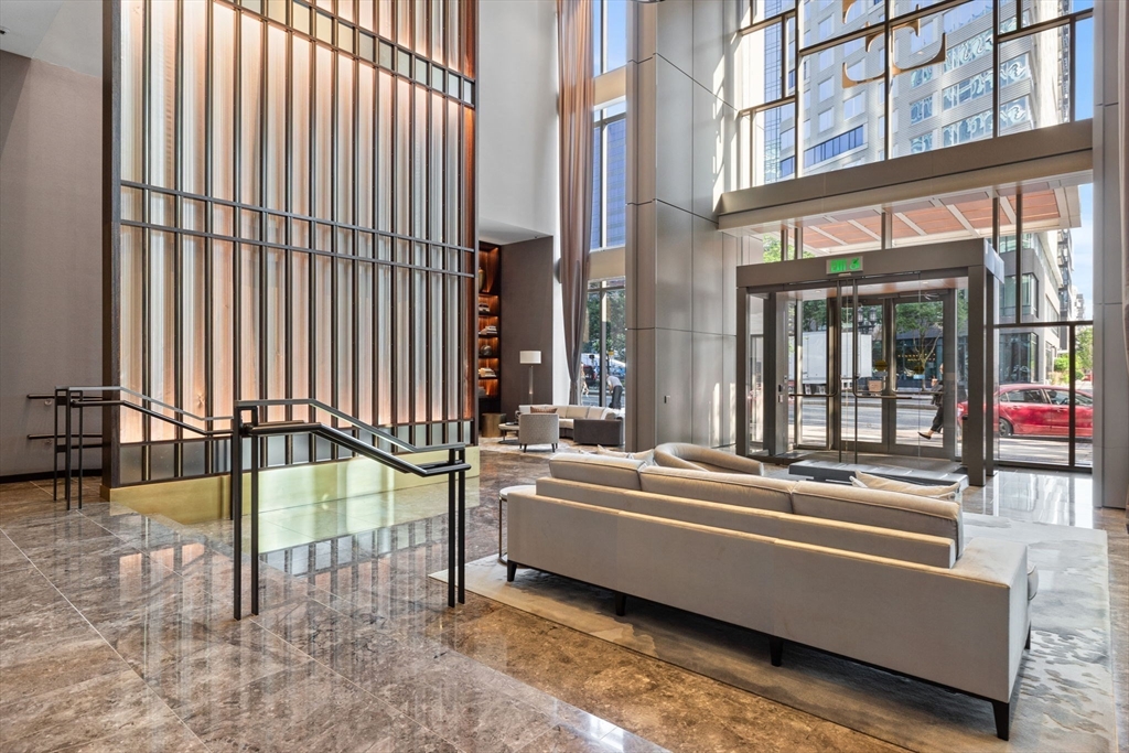 133 Seaport Blvd # 901