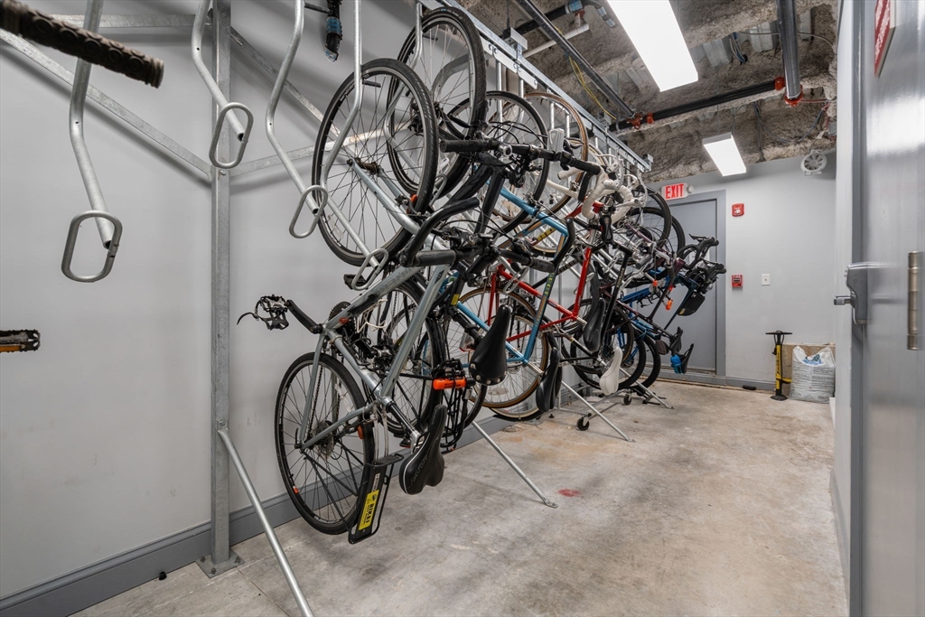 1789 Centre St # 301, Boston Unit: 301